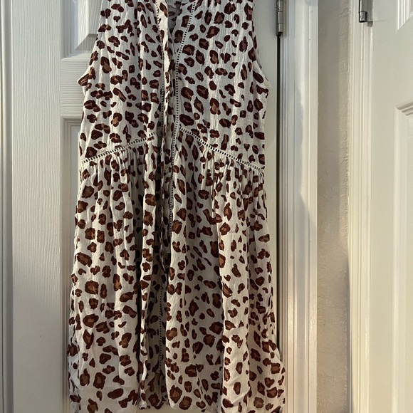 Anthropologie animal print tunic style button down shirt sleeveless flowy - Picture 9 of 13